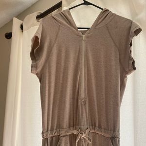Imbodhi hooded romper size large